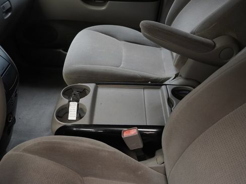 Used 2004 Toyota Sienna FWD image 7