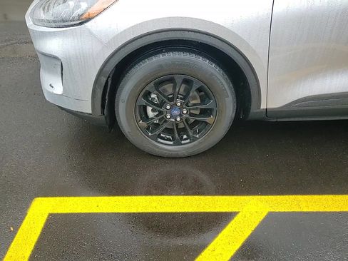 Used 2020 Ford Escape SE Sport image 7