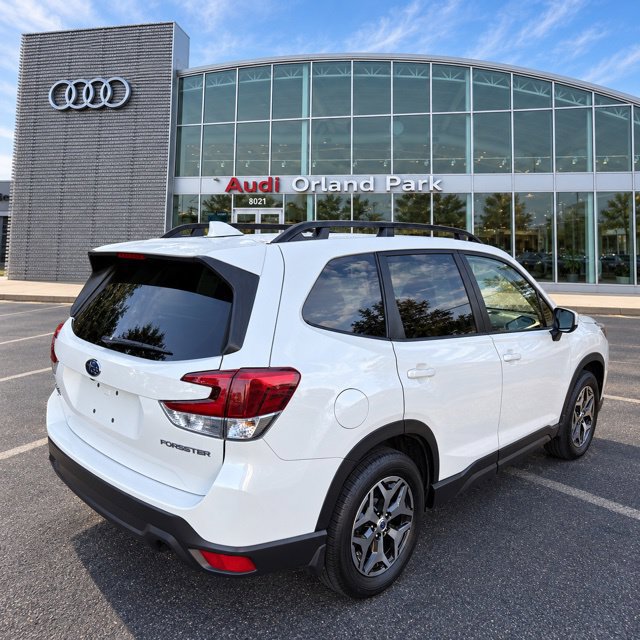 Used 2023 Subaru Forester Premium AWD/4WD image 6
