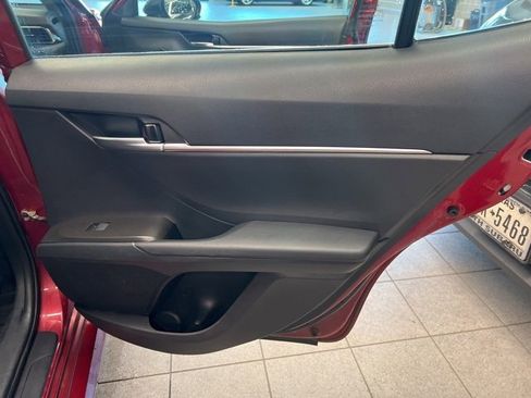 Used 2021 Toyota Camry LE image 15