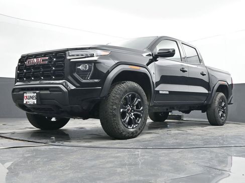 Used 2025 GMC Canyon Elevation image 64