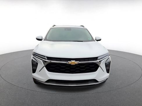 Used 2025 Chevrolet Trax LT image 4