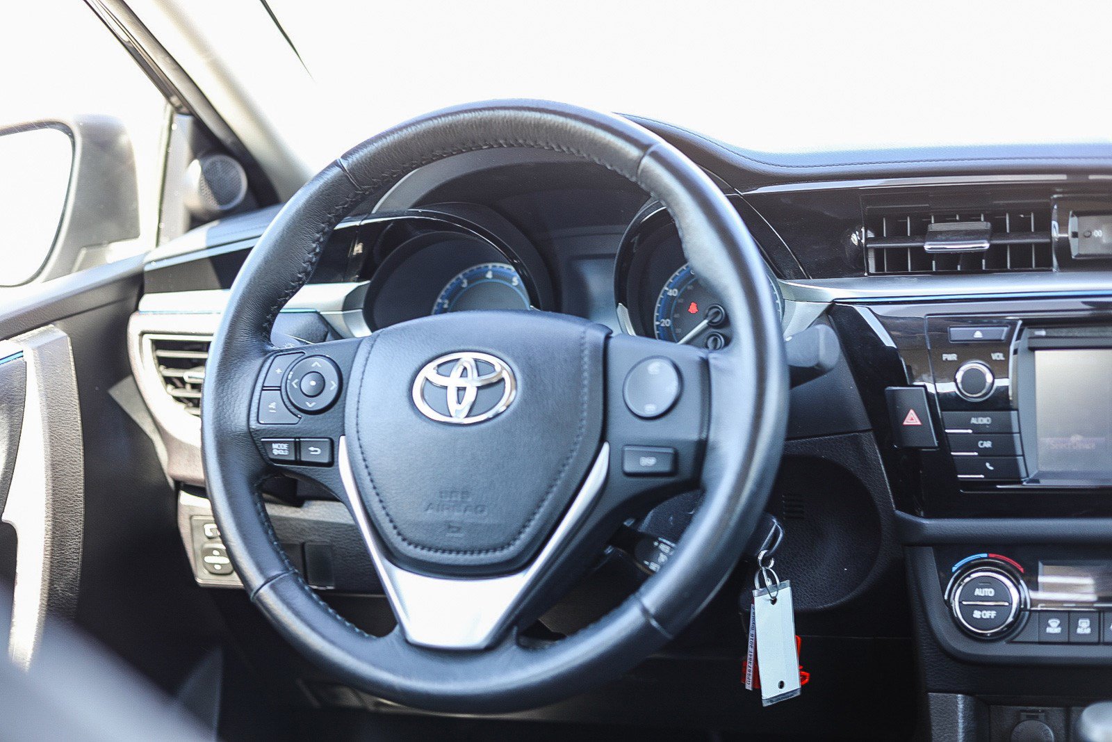 Used 2016 Toyota Corolla S FWD image 14