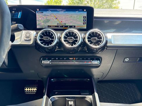Used 2022 Mercedes-Benz GLB 35 AMG 4MATIC image 28