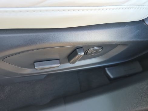 Used 2025 Ford Explorer Platinum w/ Ultimate Package image 21