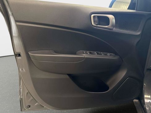 New 2026 Hyundai Venue SE image 17