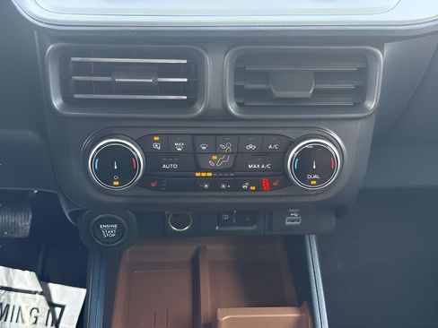 Used 2023 Ford Maverick Lariat w/ Lariat Luxury Package AWD/4WD image 17