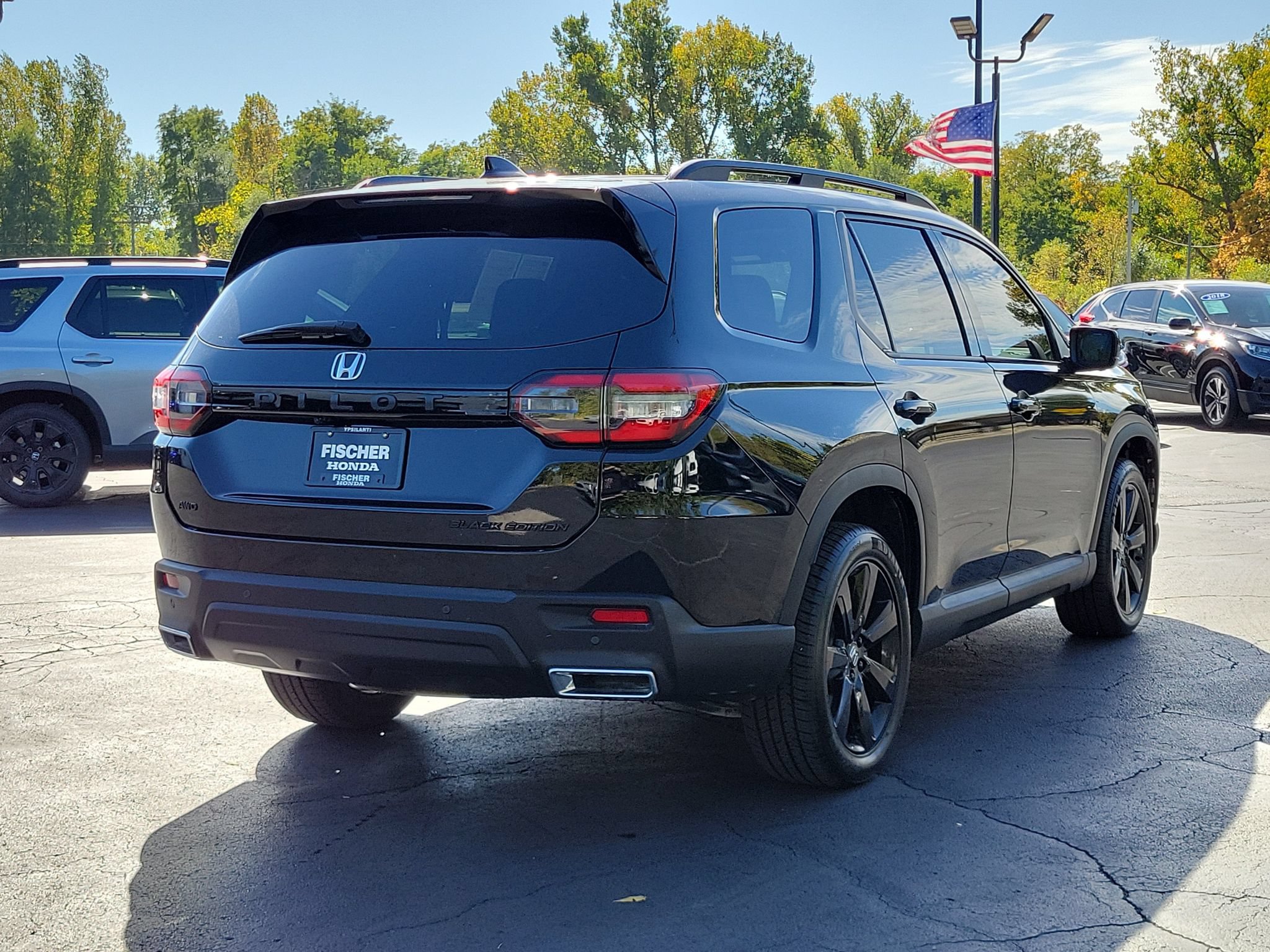 Used 2025 Honda Pilot Black Edition image 3