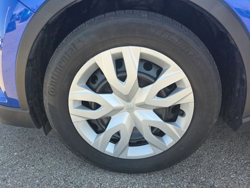 Used 2019 Toyota C-HR LE image 15