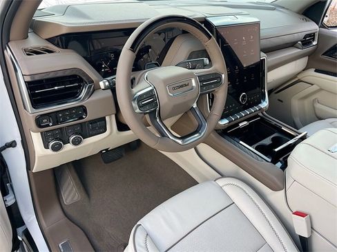 New 2026 GMC Yukon XL Denali w/ Denali Reserve Package image 6