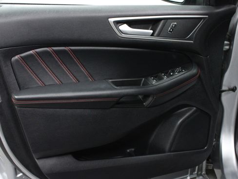 Used 2021 Ford Edge ST-Line w/ Class II Trailer Tow Package image 11