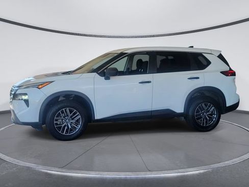 Used 2024 Nissan Rogue S FWD image 5