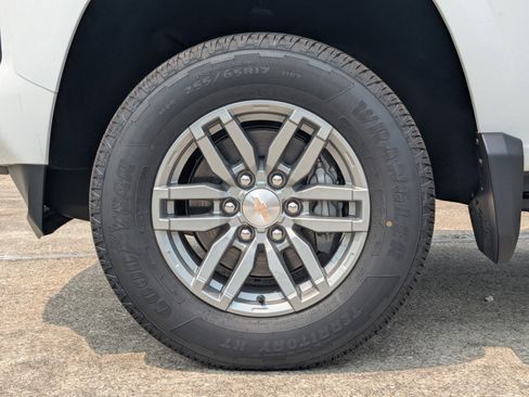 New 2024 Chevrolet Colorado LT w/ LT Convenience Package II image 25