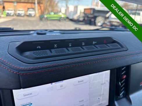 Used 2025 Ford Bronco Raptor AWD/4WD image 32