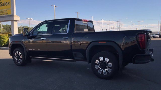 Used 2026 GMC Sierra 3500 Denali w/ Denali Reserve Package AWD/4WD image 7