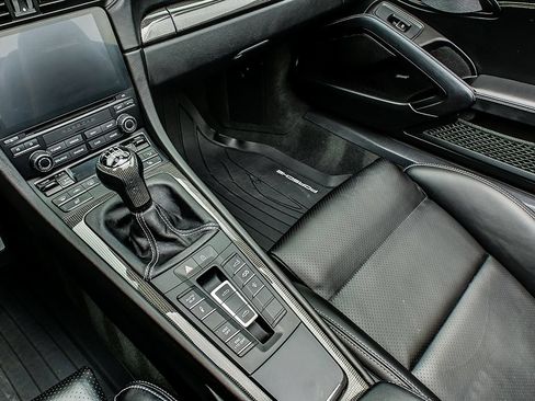 Used 2019 Porsche 911 Speedster RWD image 13
