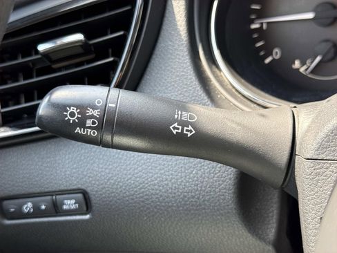 Used 2021 Nissan Rogue Sport S AWD/4WD image 16
