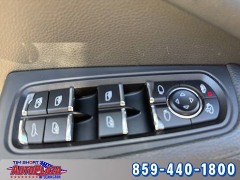 Used 2020 Porsche Macan image 55