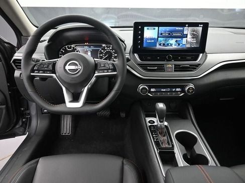 New 2026 Nissan Altima 2.5 SR w/ SR Midnight Edition Package FWD image 11