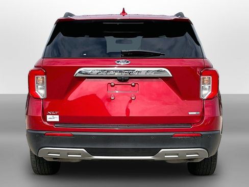 Used 2020 Ford Explorer XLT w/ Equipment Group 202A AWD/4WD image 4