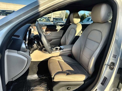 Used 2020 Mercedes-Benz C 300 Sedan image 3