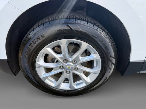 Used 2021 Chevrolet Equinox LS image 9