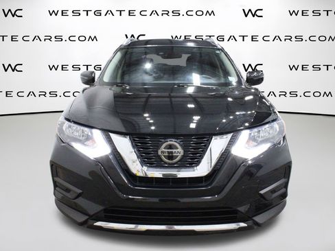 Used 2020 Nissan Rogue SV image 3