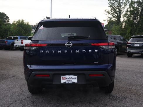Used 2024 Nissan Pathfinder SV FWD image 3