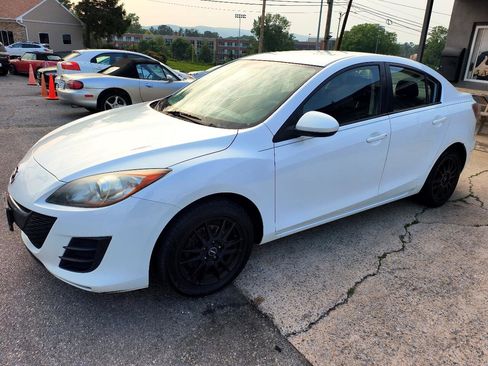 Used 2010 MAZDA MAZDA3 i Touring image 6