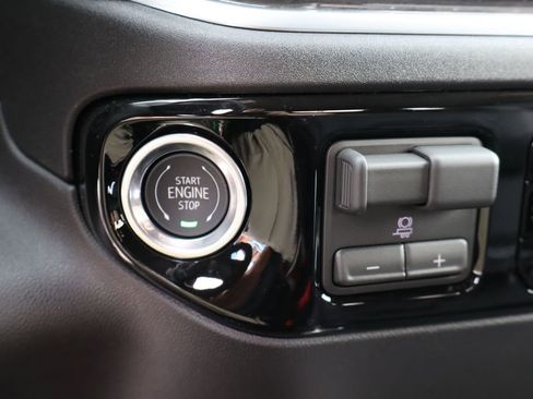 New 2026 Chevrolet Silverado 2500 LTZ w/ LTZ Convenience Package AWD/4WD image 22