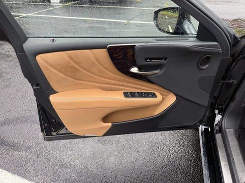 Used 2023 Lexus LS 500 AWD w/ Luxury Package image 12