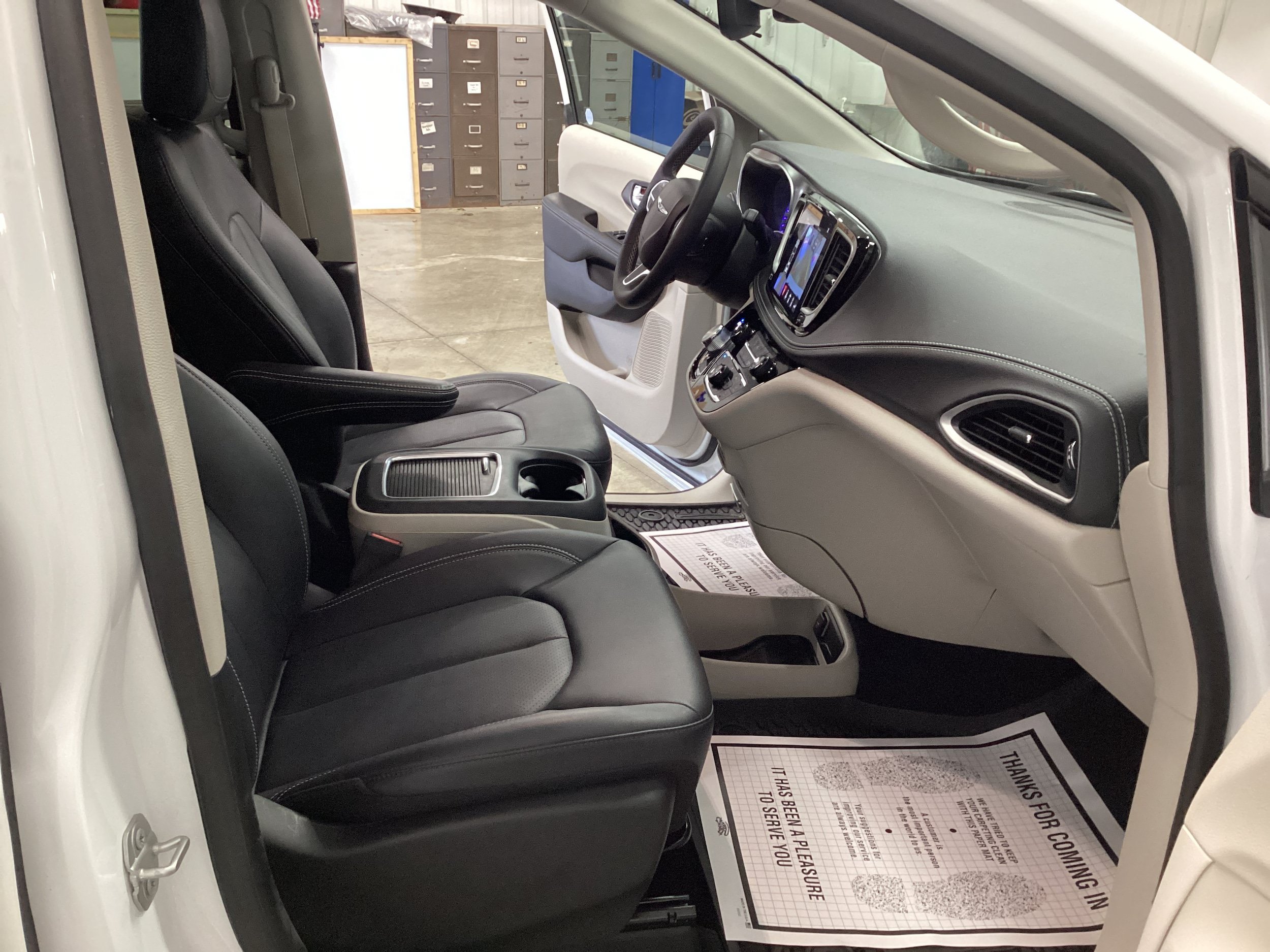 Used 2024 Chrysler Pacifica Touring-L w/ Road Tripper Package FWD image 33