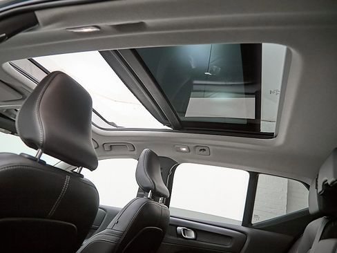 New 2026 Volvo XC40 B5 Ultra w/ Climate Package image 22