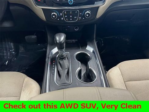 Used 2022 Chevrolet Traverse LT image 16