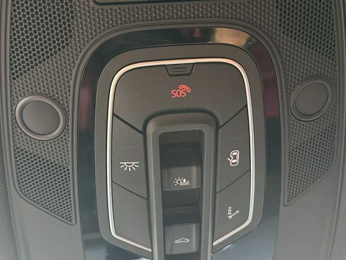 Used 2018 Audi SQ5 Premium Plus w/ Navigation Package AWD/4WD image 24