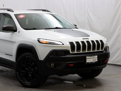 Used 2016 Jeep Cherokee Trailhawk w/ Leather Interior Group image 2