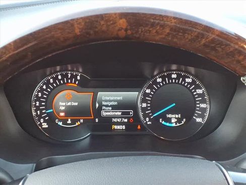 Used 2018 Ford Explorer Platinum image 20