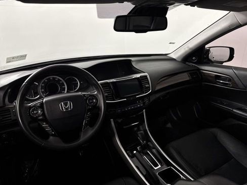 Used 2016 Honda Accord Touring image 23