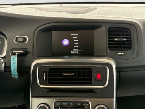 Used 2015 Volvo S60 T5 Platinum image 21