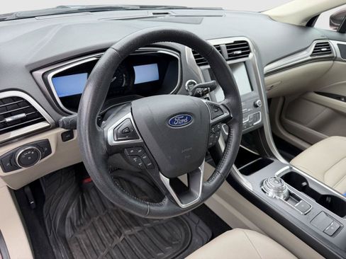 Used 2019 Ford Fusion SEL FWD image 9