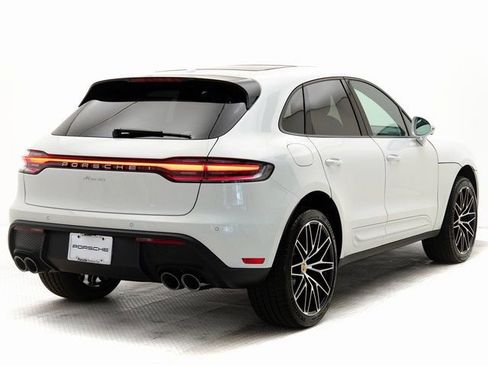 Certified 2025 Porsche Macan image 38