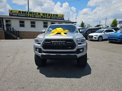 Used 2017 Toyota Tacoma TRD Off-Road w/ Tow Package RWD image 11