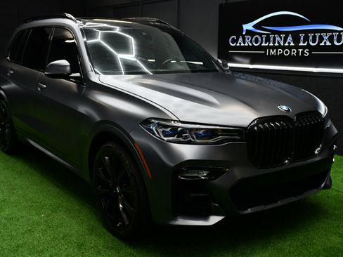 Used 2022 BMW X7 M50i w/ Executive Package image 5