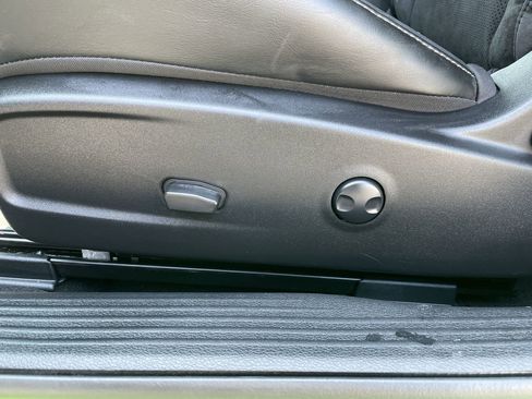 Used 2023 Dodge Challenger R/T w/ Plus Package image 12