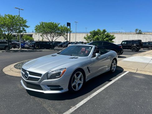Used 2016 Mercedes-Benz SL 550 image 7
