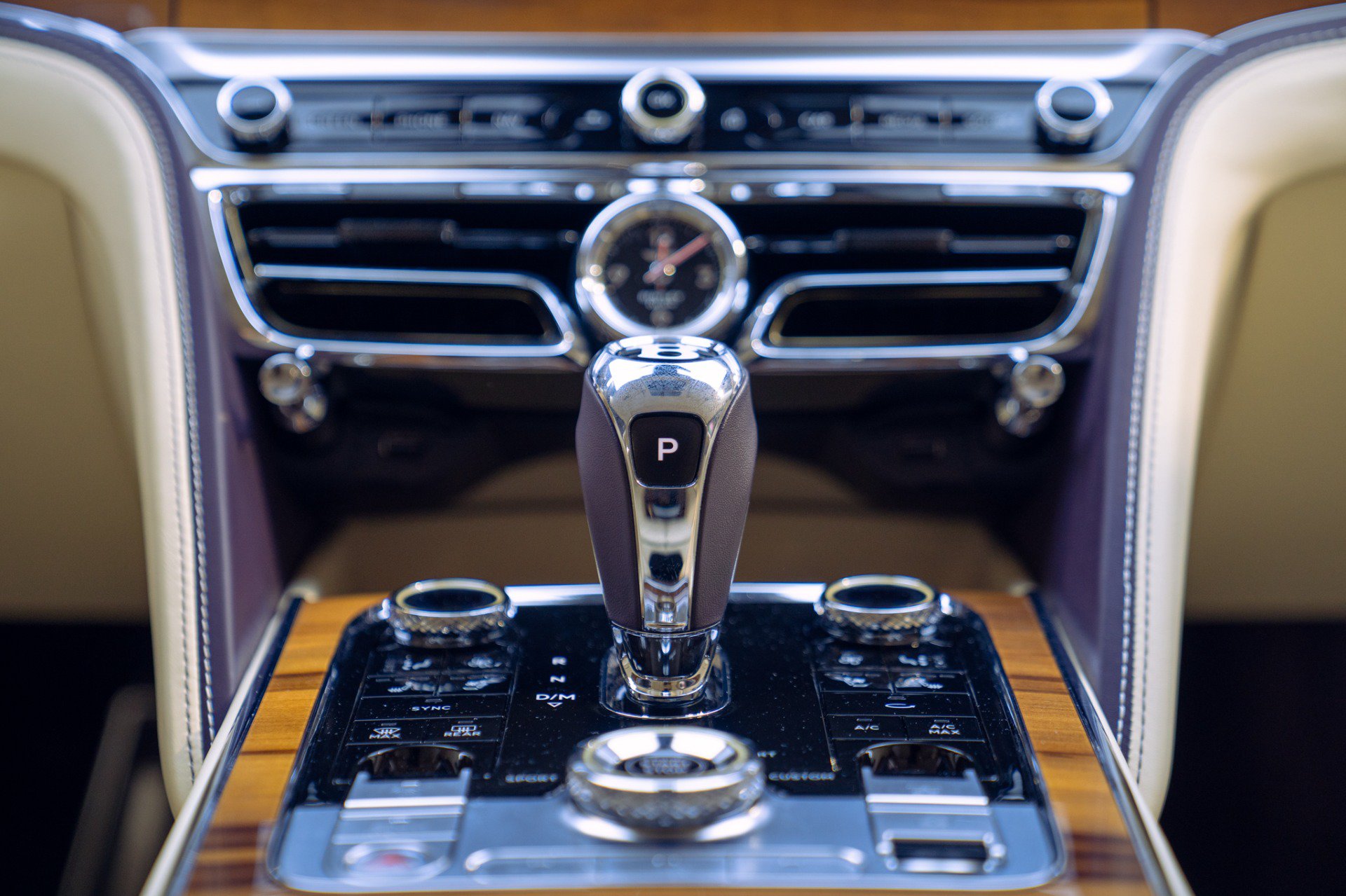 Used 2022 Bentley Flying Spur V8 AWD/4WD image 33