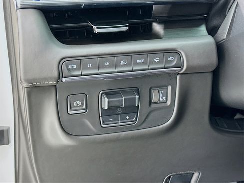 Used 2023 Cadillac Escalade Sport Platinum image 11