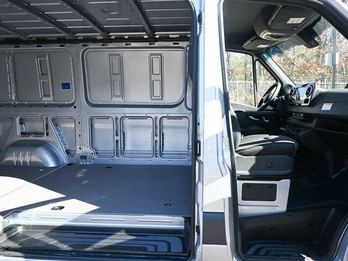 Used 2026 Mercedes-Benz Sprinter 2500 image 18