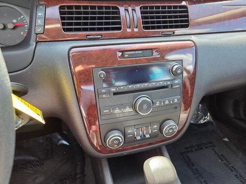 Used 2009 Chevrolet Impala LS FWD image 21