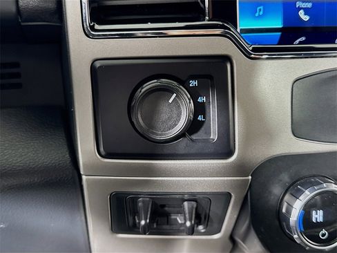 Used 2022 Ford F350 Lariat image 19